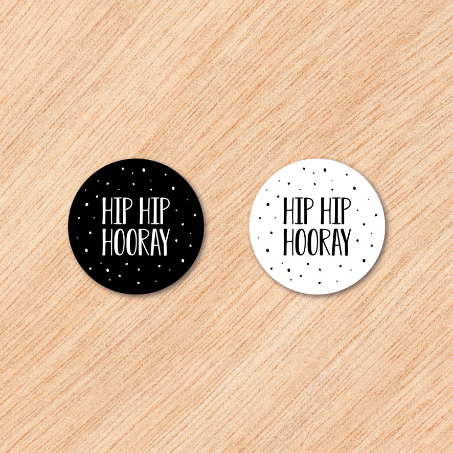 Stickers 'Hip hip hooray' zwart, wit rond 30mm en 40mm