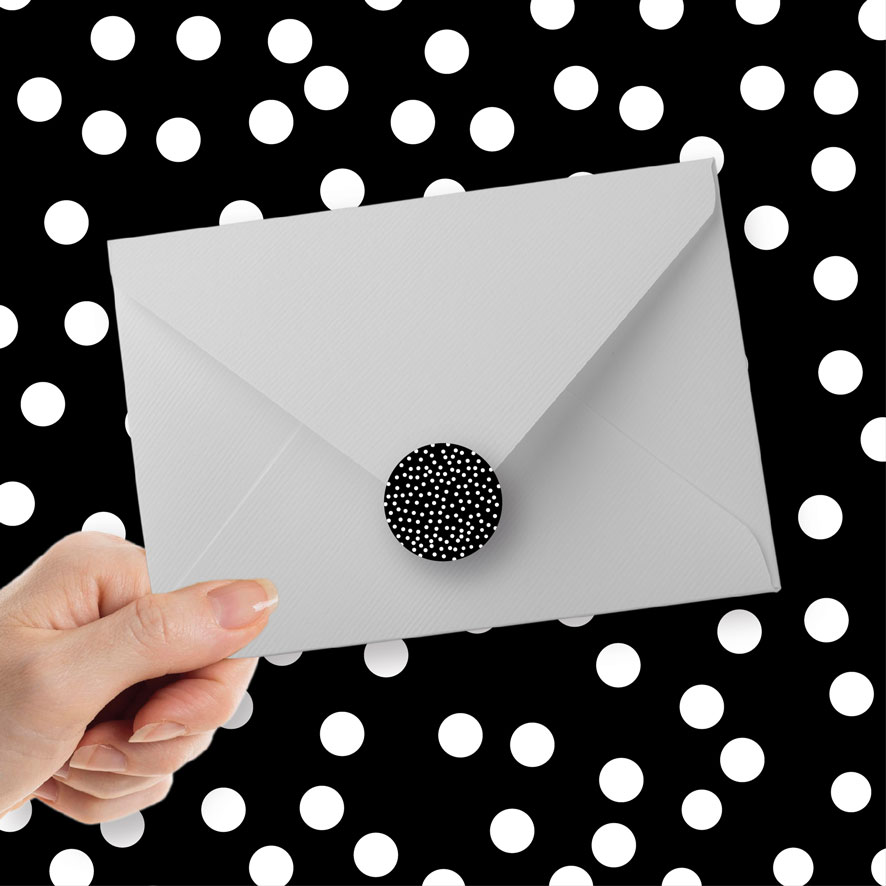 Sticker 'Ronde stippen' Confetti zwart rond patronen envelop