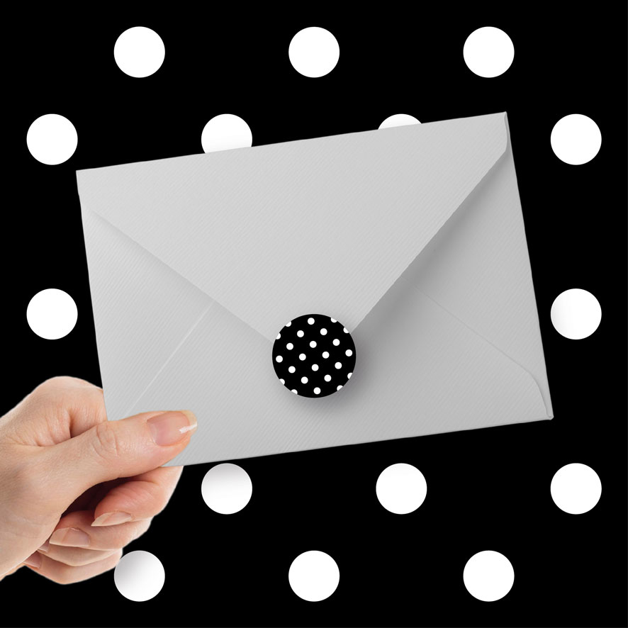 Sticker 'Ronde stippen' zwart rond patronen envelop