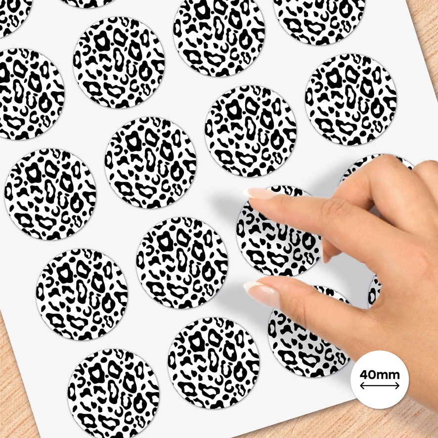 Stickervel A4 stickers 'Panterprint' zwart/wit rond 40mm patronen